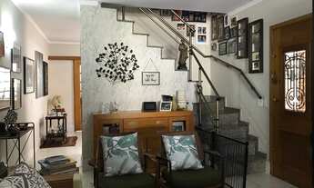 Imagem: Sobrado Residencial a Venda em rua tranquila