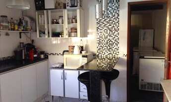 Imagem 1: Casa para Venda em Niterói, Piratininga, 5 dormitórios, 2 suítes, 4 banheiros, 2 vagas