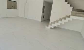 Imagem 7: Casa para venda tem 345 metros quadrados com 4 quartos