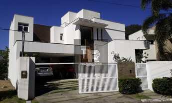 Imagem 2: EXCEPCIONAL Casa 4 Quartos Suíte, # Vagas, Piscina, Espaço Gourmet e muito mais - Charitas