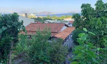 Imagem 3: Casa para Venda em Niterói, Jardim Imbuí, 5 dormitórios, 2 suítes, 3 banheiros, 3 vagas