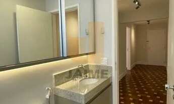 Imagem 7: Apartamento amplo com 2 dormitorios sendo 1 suíte, prédio vintage e vista livre