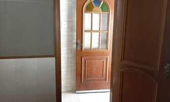 Imagem 3: Alugo casa de três quartos , sendo térrea . Santíssimo