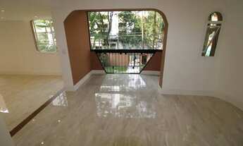 Imagem 4: Lindo apartamento REFORMADO com 210m² , 3 dormitórios, 1 suíte, 4 vagas e depósito!