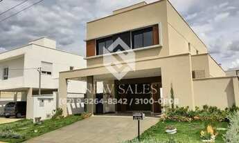 Imagem: Excelente sobrado com 4 quartos em condomínio