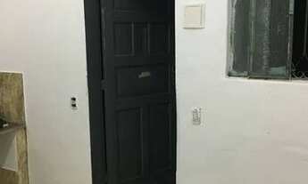 Imagem 2: Alugo quarto ( não paga água e luz