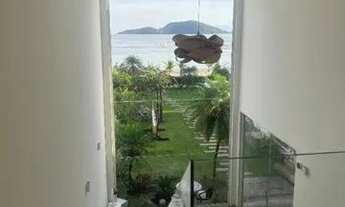 Imagem 3: Pé na areia. Luxuosa Casa de frente ao Mar com 4 quartos e vista espetacular