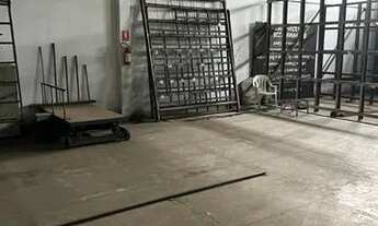 Imagem 7: Galpão em frente ao Terminal Garavelo - GO 040