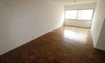 Imagem 2: Apartamento com 100m² de área útil, amplo living, 2 dormitórios, 3° reversível e 1 vaga!