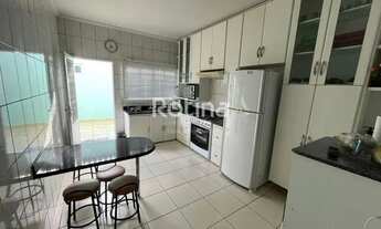 Imagem 5: Casa para aluguel, 4 quartos, 1 suíte, 3 vagas, Segismundo Pereira - Uberlândia/MG