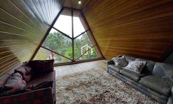 Imagem 2: Casa, 7 Dormitórios (2 Suítes) & Quintal - Jardim Véu da Noiva - Campos do Jordão/SP