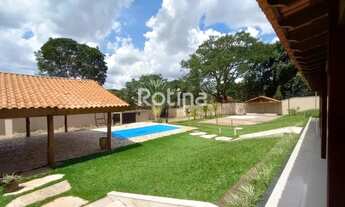 Imagem 2: Casa para aluguel, 3 quartos, 1 suíte, Quintas Do Bosque - Uberlândia/MG