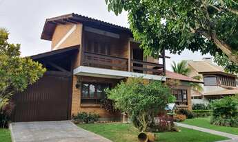 Imagem: Casa a venda com 4 quartos, sendo 2 suítes