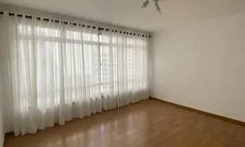 Imagem 2: Apartamento impecável possui 90 m2 com 2 dorm, sala, cozinha, dep de empr., vaga de garage