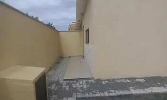 Imagem 2: Sobrado de esquina com espaço lateral; proximo a praia calma e limpa