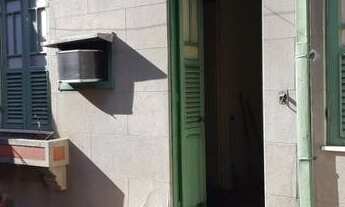 Imagem 2: Casa vila com 2 quartos com área na frente e nos fundos