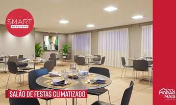 Imagem 4: Smart Torquato - ao lado do Baratão da Carne