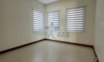 Imagem 6: Casa de condomínio para aluguel possui 500 metros quadrados com 5 quartos