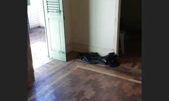 Imagem 3: Casa vila com 2 quartos com área na frente e nos fundos