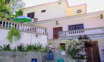 Imagem 2: Casa para Venda em Niterói, Ingá, 4 dormitórios, 2 suítes, 5 banheiros, 1 vaga