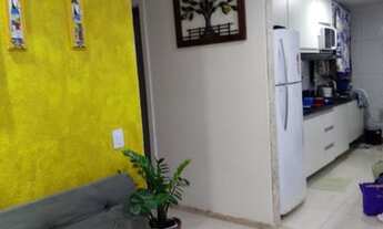 Imagem 2: Apartamento a venda e Abrantes, 2/4, banheiro, reformado, Armários, vaga, condomínio com