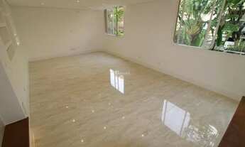 Imagem 5: Lindo apartamento REFORMADO com 210m² , 3 dormitórios, 1 suíte, 4 vagas e depósito!