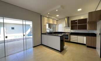 Imagem 2: Casa no condomínio Spazio Verde para venda