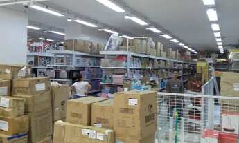 Imagem 2: Ponto comercial/Loja/Box para venda possui 530 metros quadrados em Centro - São Paulo - SP