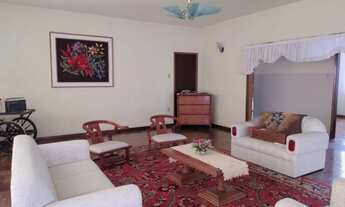 Imagem: Ótima casa com 3 pavimentos, no Bairro