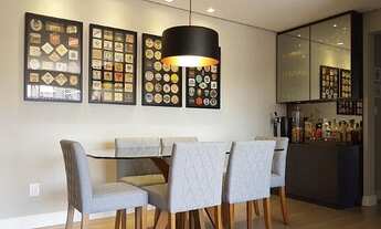 Imagem 3: Apartamento 02 quartos, sacada, living , cozinha e área de serviço e vaga coberta.Andar a