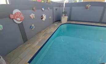 Imagem 3: Casa para venda possui 269 m² com 3 suítes, próximo à praia