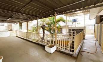 Imagem: Casa Comercial sendo 06 quartos 04 banheiros