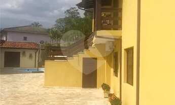 Imagem 3: Lindo sobrado com piscina, terreno de esquina, super aconchegante