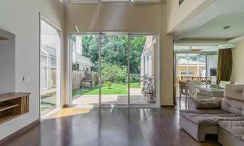 Imagem 6: Casa à venda em condomínio fechado em Santa Felicidade, 4 dormitórios com quintal!