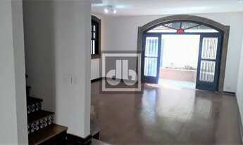 Imagem 2: JARDIM BOTÂNICO, CASA EM RUA TRADICIONAL, 280M², 3 SUÍTES, 1 VAGA