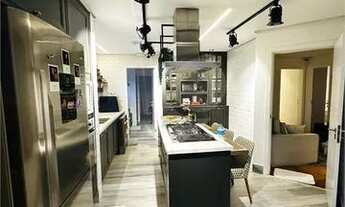 Imagem 2: Apartamento para venda no bairro do Campo Belo, reformado e modernizado