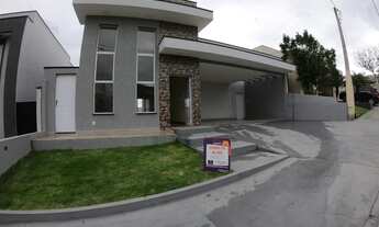 Imagem: Bela casa térrea, no Condomínio Fechado