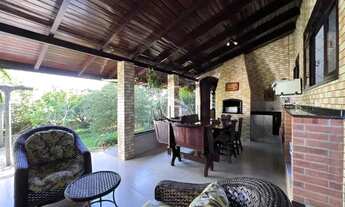 Imagem: Residência no Saguaçu em Condomínio Fechado