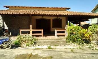 Imagem 2: Ampla casa composta por 05 quartos, sendo 02 suítes!