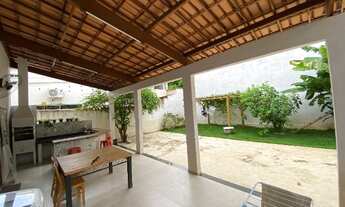 Imagem 2: Oportunidade casa de lote inteiro na ilha com ótimo acabamento por apenas 750 mil