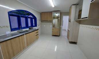 Imagem 7: Casa de condomínio sobrado para aluguel e venda tem 270 metros quadrados com 4 quartos