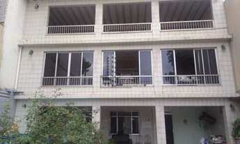 Imagem 2: Uma ótima casa de 3 quartos piscina 6 vagas de garagem próximo a Vista Alegre