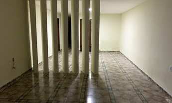 Imagem 2: Casa 3 dormitórios à venda Petrópolis Caruaru/PE