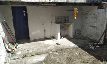 Imagem 2: Casa em Fernão Velho de frente a praça principal da cidade