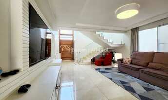 Imagem 2: Casa em condomínio no Condomínio Terras Do Cancioneiro, de 4 quartos à venda, Parque Brasi