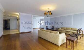 Imagem 6: Apartamento neoclássico em localização nobre