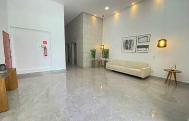 Imagem 3: Prédio novo na quadra do mar