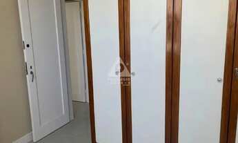 Imagem 7: Em Copacabana: Excelente apartamento com 3 quartos, sendo um suíte, todos com armários emb