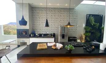 Imagem 2: Casa com uma vista privilegiada da Ibituruna, área gourmet ampla com fino acabamento