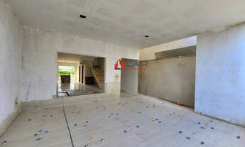 Imagem 7: Casa com maior quintal de Morada De Laranjeiras na serra, de fundos para a reserva